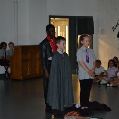 Year 6 Play (40)